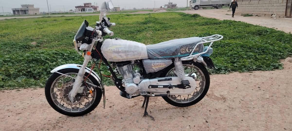 السلام عليكم 
موطور سولنك 
عمبار كلج دهن 
لون نفطي 
دبل دسك 
محرك 200
وزن ثقيل ابو الختم 
شرط من الجاملغ للجاملغ 
اصبانه ما لاخته 
جديد بعده ماشي 141 كيلو 
منفيس وريمونت 2 سويجات 3 
تايرات شركه شخط ما مشخوط 
السعر اتصل (***********)
خاص ما متواجد
