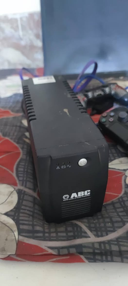 ps4 سلم مهكر نضام 11
مع يو بي اس جديد 
و يدات اربعه اصليات و استعمال قليل 
جهاز نضيف و ما مفتوح و لا مصلح لوك ستيكر 
ب 350 الف قفل 
للتواصل *********** موجود واتساب 
مكاني نجف
