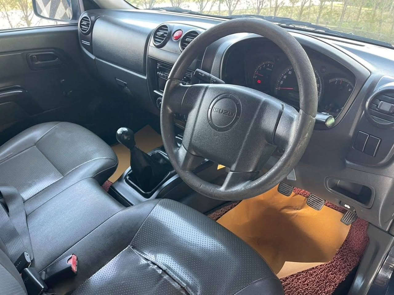 إيسوزو دي-ماكس
سعر ها 4,500دولار


**إذا كنت صاحب هذا الإعلان وتريد حذفه لأي سبب، رجاءا أرسل رسالة إلى الدعم الفني**