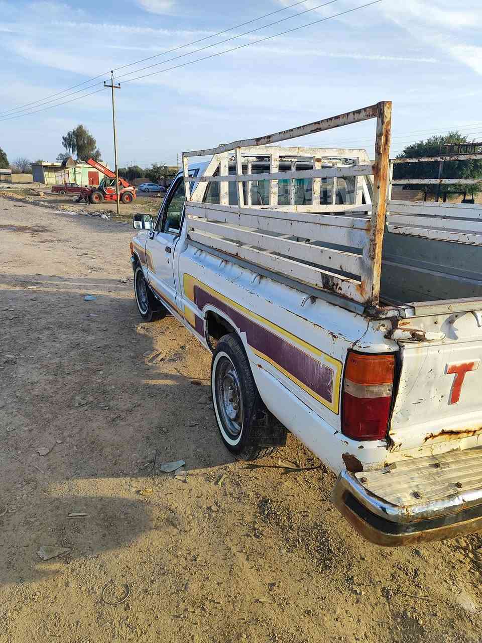 السلام عليكم مكلف بل النشر بيكم 88خمسة كير كير ومحرك وصدر وتخم تاير جديد كشر وقرفة  سيار جاهزة رقم صلاح الدين صدامي شرط التحويل مكان السيارة العلم خابر صاحبهة اني مكلف بل النشر *********** بيع نقد بدون مراوس السعر 30ورقة
