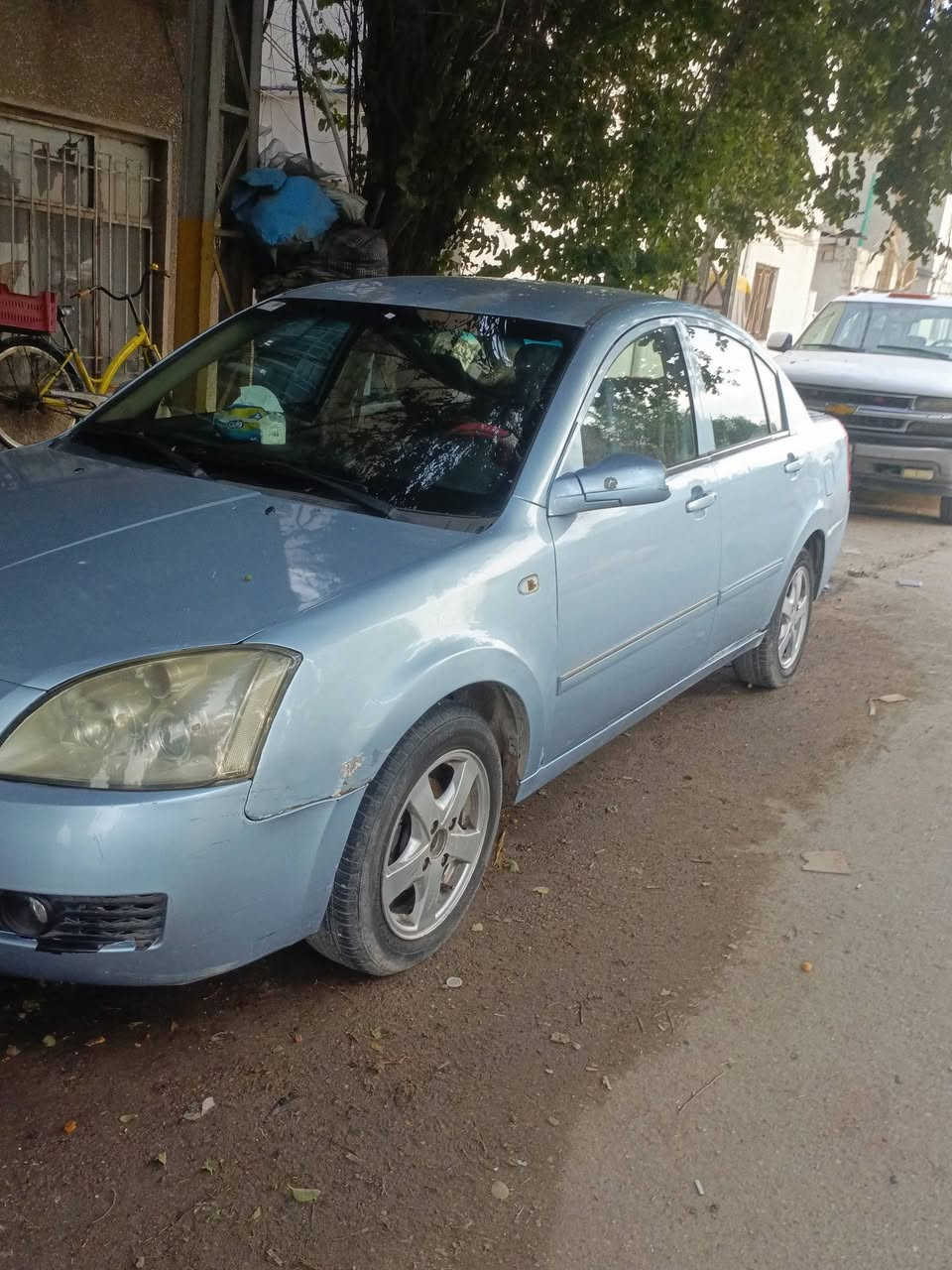 السلام عليكم وجمعه مباركه للجميع من رخصة مسؤول الكروب المحترم//شيري٢٠٠٩محرك وكير اوتوماتيك خيرمن الله وعالفحص ملاحظه من تكبس للمحرك تطلع دخانه سوده وبيضه بس ماعرف نوزل او صوج الدهن بس السيارة صافية مصبوغه جماليه بيه شخوط وكشره كلش حلو والصور كدامكم تبريد كهرباىيات كله شغاله  بغداد باسمي الهزه جديده تايرات اخو الجديد  السعر ٣٧وبيه مجال ***********
