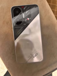 متوفر جهاز poco f7 مع كامل الملحقات  الجهاز فقط شاشته مكسوره  البطاريه...