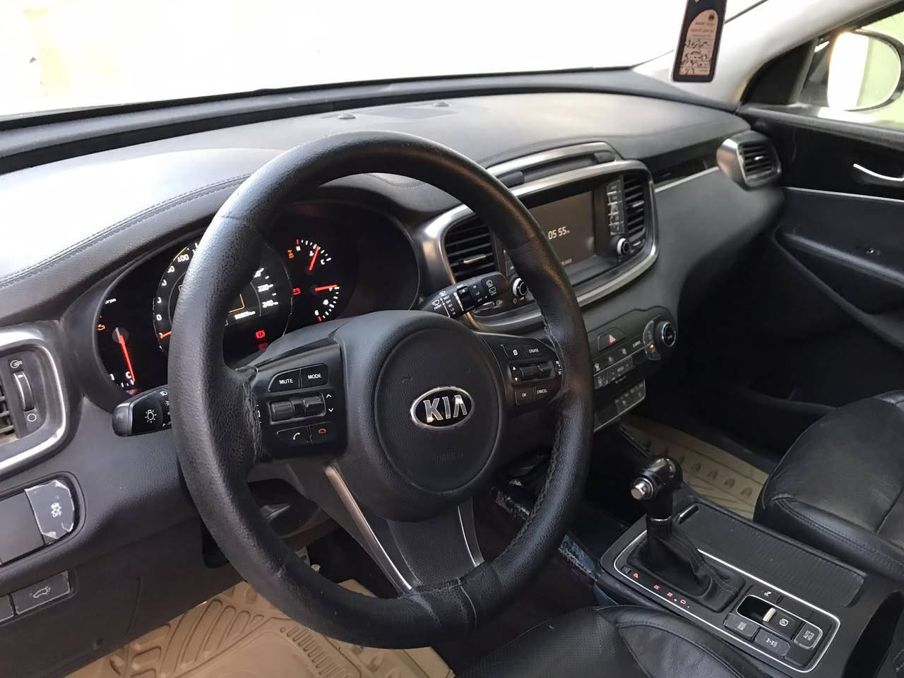 كيا سورينتو (2016) ماشية 140 ألف
فول مواصفات 
مكفولة عدا طخة خفيفة بالباب 
الخلفي العبري على وضعها ما مصلحة مثل ما واضحة بالصورة 
بصمه 
بانوراما
فور ويل 4*4
اوتو هولد
سايد بريك بصمة
محرك 6 سلندر
بردات خلفية
جنطة ذكية كهربائية
كشنات جلد أسود
الكشنات الاماميه تدفئة تبريد 

1️⃣ السـعـر 210

مكاني: النجف الأشرف
للاستفسار الاتصال على: 
*********** (واتساب)
***********
