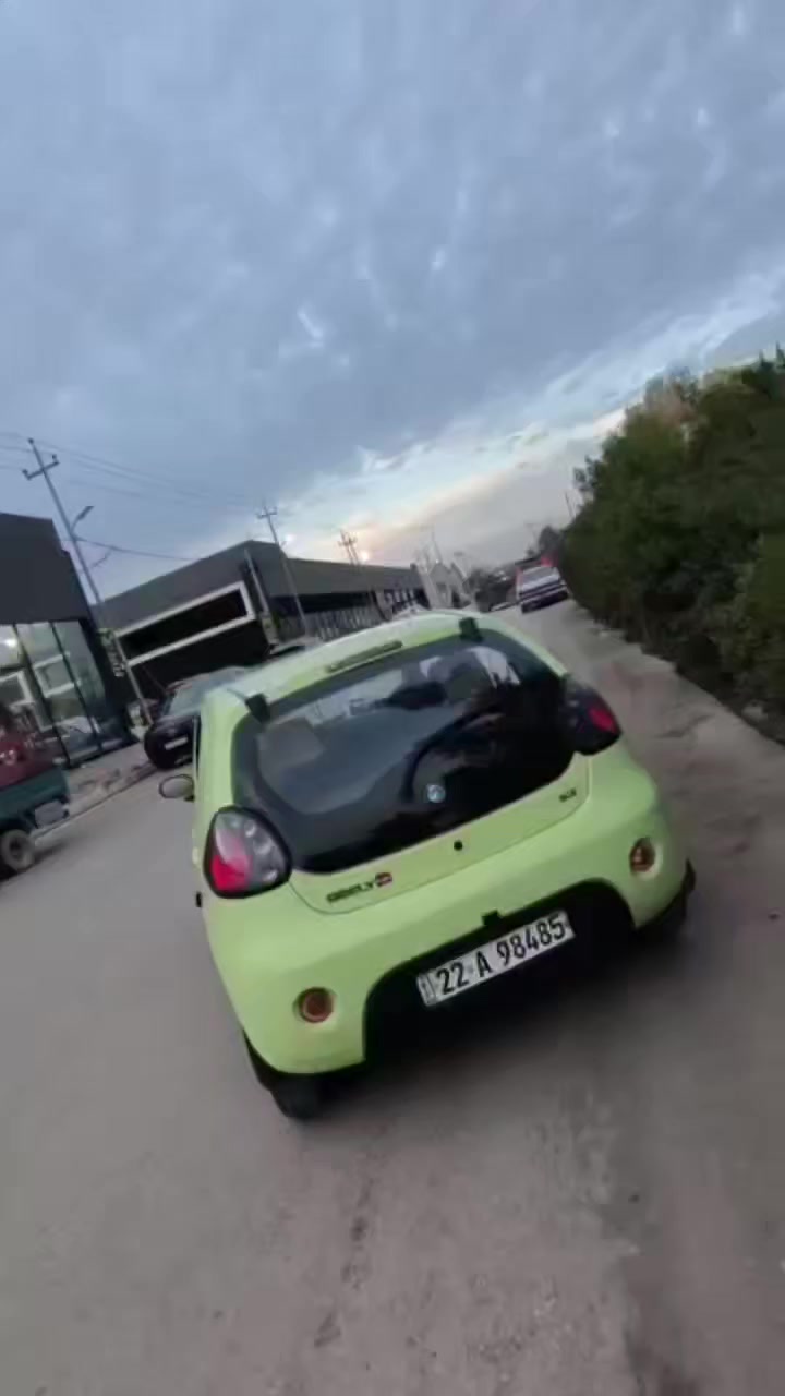 ا
السلام عليكم

جيلي باندا موديل 2013 كير اوتو سياره كامله ماناقصها شي بدون قطره معجون بيها بس جاملغ اليمين الامامي صبغ توحيد لون(بخ) كير ومكينه شرط تبريد وتدفئه شغالين السياره فقط تحويل بدون وكاله بيها ملاحظات  بسيطه قدام العين السياره  مابيها كوبون  تقدم ع الالكتروني اسبوعين اقل ويطلعلك 

السعر 55
للتواصل   ***********
