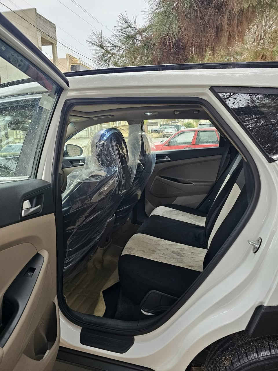 مكلف بل نشر للاستفسار الاتصال فقط                                تكسون مديل ١٩ 
ماشيا ١٢٥ وكالة الكاصد 
ضرر فقط بارد بالبوند 
فول مواصفات ١/١
كشن كهربائي السياق والنفر 
كشن جلد 
بانورما 
شفتات سرعه بالستيرن 
دبل سويج بصمتين 
كوري باي كوري الهندي بريك بل رجل 
شحن موبايل واير ليس 
بيها كابون بانزين 
باقي الموصفات معروفة 
للاستفسار ***********
السعر ٢١٠ بيها مجال بسيط
