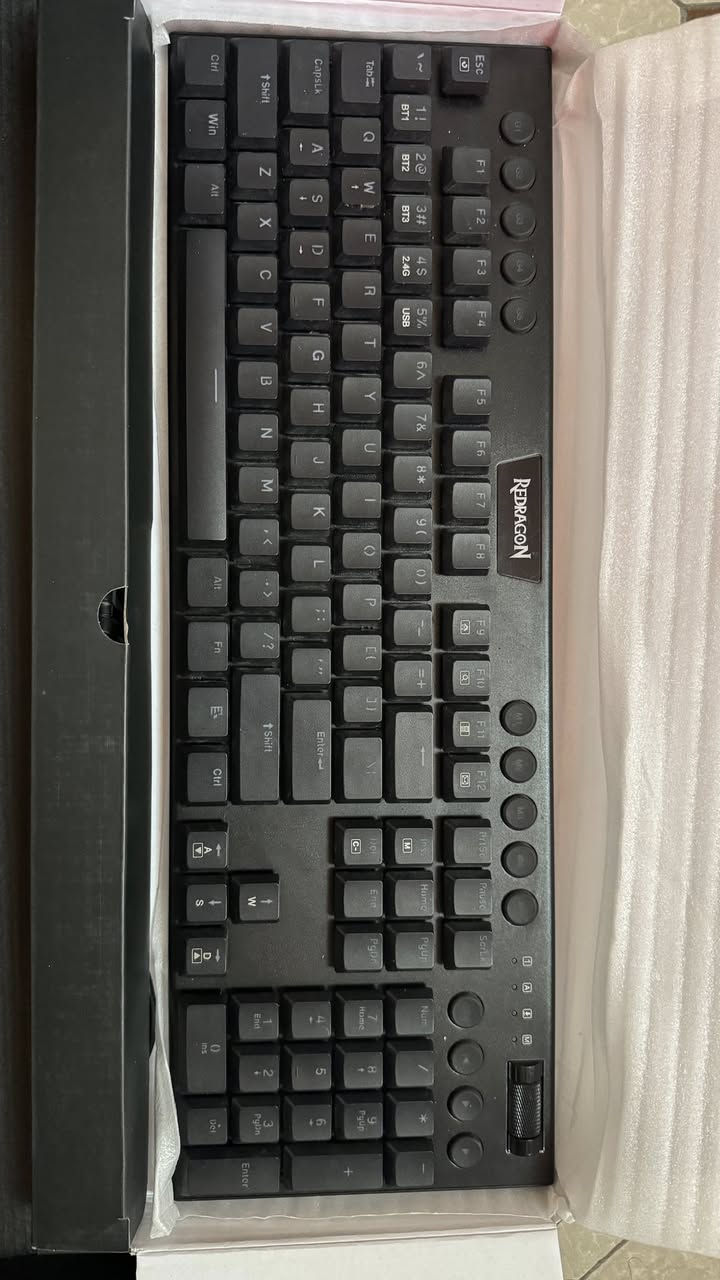 شلعه 
كيبورد كورسير k55 pro xt ضد ماء 
كيبورد كورسير k60 pro
كيبورد ريد دراكون k618 سوچ احمر وايرليس
كرت وايفاي 6E من شركه اوراس 
سعر شلعه ب 185
فرد هم موجود


**إذا كنت صاحب هذا الإعلان وتريد حذفه لأي سبب، رجاءا أرسل رسالة إلى الدعم الفني**