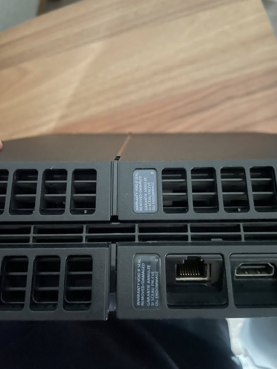 بلي 4 فات نيظام 11 تهكير قطعة مامفتوح يدة اصلي مع كل معلقات نظافة ‎%‎99 توصيل موجود واتساب *********** سعر 225 الاف قفل
