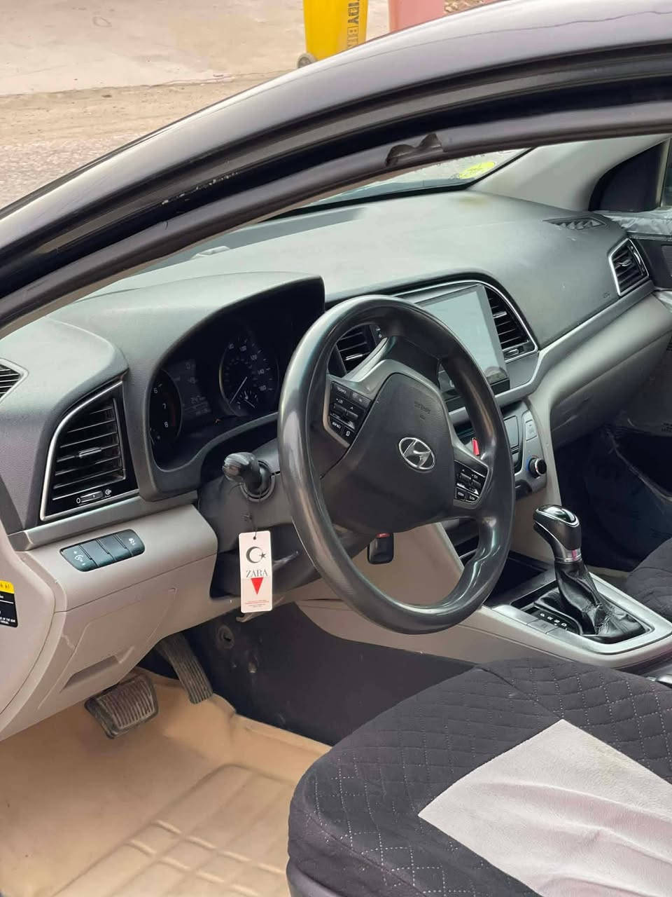 سلام عليكم سياره النترا موديل ٢٠١٧ كير ومحرك وحداديه كفاله تخم تاير جديد بيه اربع قطع صبغ بدون دواخل السياره جاهزه مكاني بابل السعر ٩٨ بيه مجال الي مايشتري ليعامل  الرقم ***********
