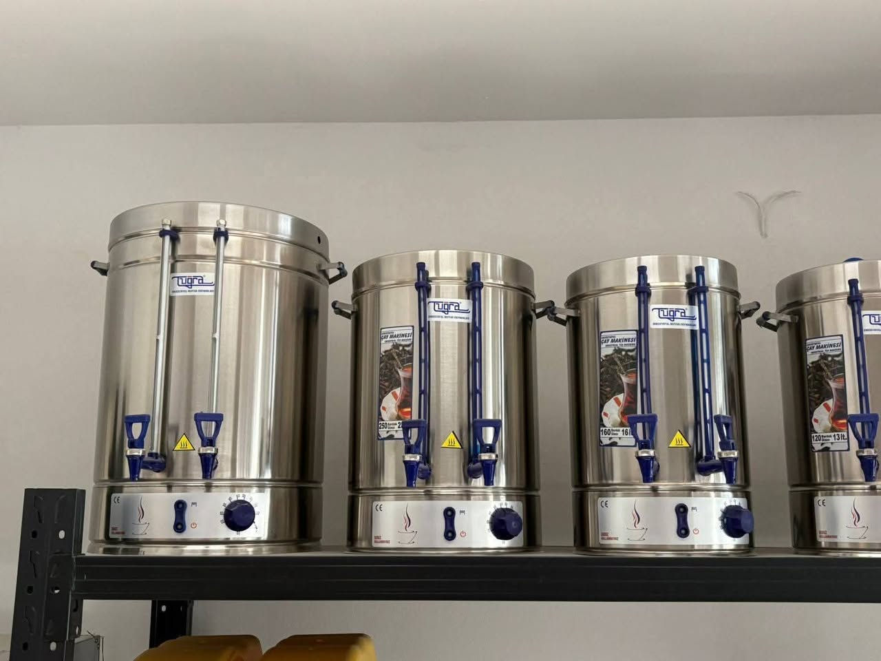 #الجميع
يتوفر لدينا كميه محدوده من السماورات  احجز طلبك قبل نفاذ الكميه 
واتساب
***********
***********
***********   
 لدينا خدمك توصيل لجميع َحافظات العراق
