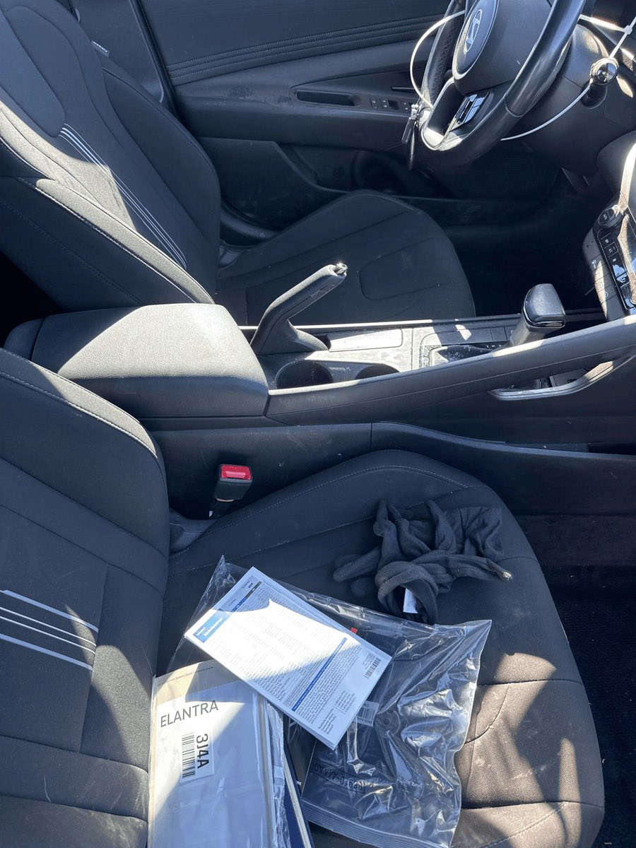 السلام عليكم النترا مديل 2025 بطريق جايه مدة الوصول تقريبا 15 يوم البيع السعر 90 شامل المزاد والفاتوره والمكتب فقط واصل مع النقل لى البصرة ب(110) ***********.
