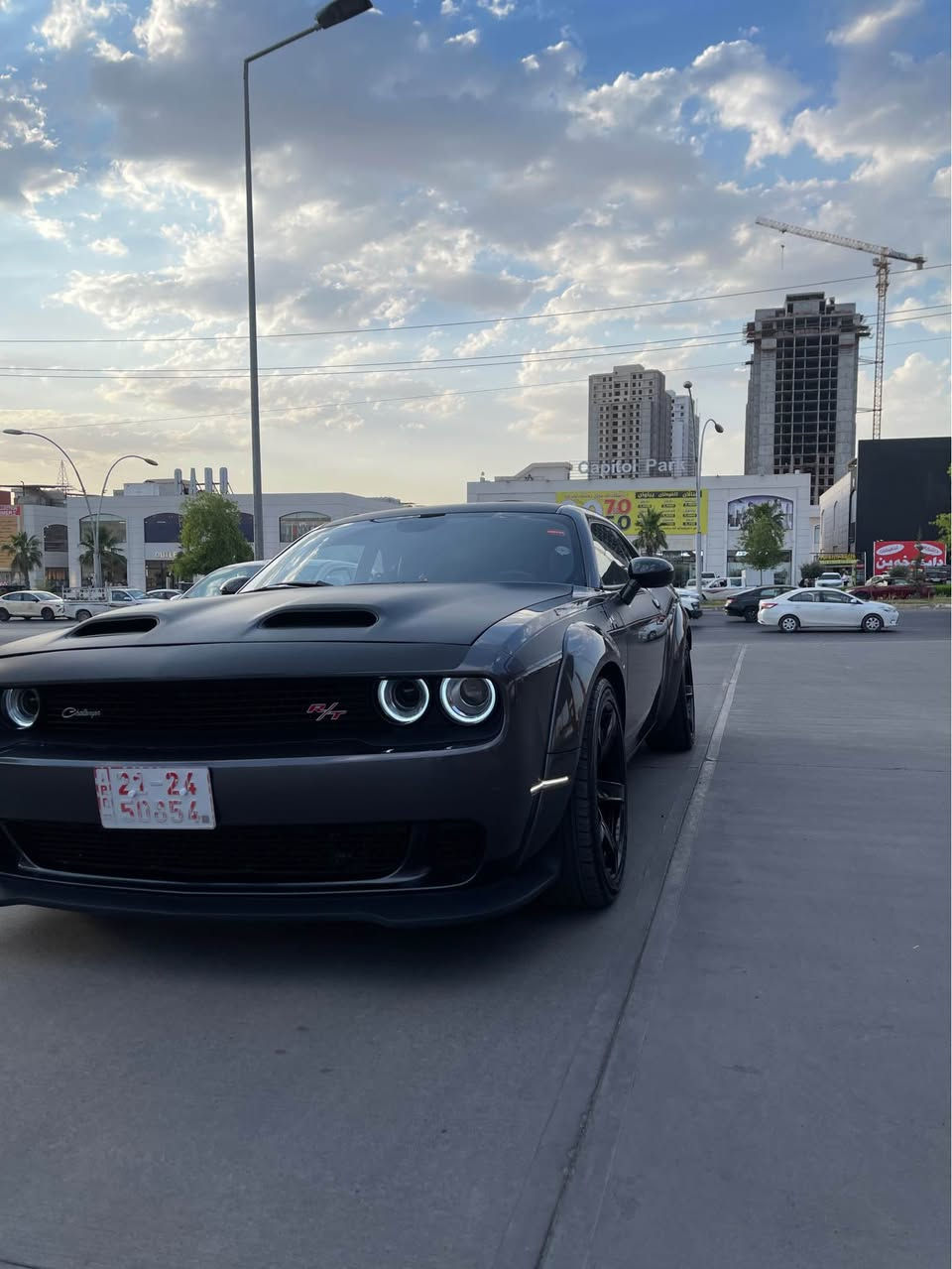 سلام عليكم 
لو فروشتن دودج جالنجر 
موديل ٢٠٢٢R/T
مواصفات R/T super trackpack
سياره كه ره فزى مرورى هه يه 
فول فول بى سلايد 
جوانكارى زورى لو كرايه له تايه و ويل له وايد بدي له داخلى 
٤٠ مايل رويشتيه 
١ پارچه و نيوى بوياغه 
سعرى قفل قفلى ١٣٠ وه ره قه قفليتى
***********
فايبر واتساب أربيل, العراق

