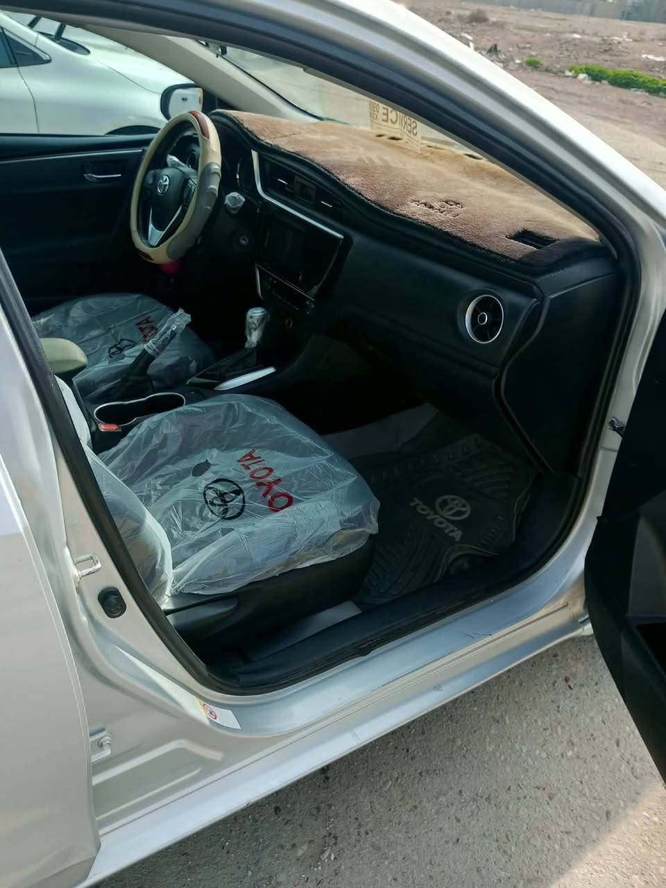 سلام عليكم كورلا للبيع موديل ١٨ سياره جديده وحلوه حادثه من  أمريكا بنيد وجاملغين وداخل جهت السيره بيه ٤ قطع صبغ سياره جاهزه من دوشمه وباتري ودأمه صدر ودأمه كير محرك سياره جاهزه ماشيه ١٤٦ الف مكانه بغداد جسر ديالى الجديد معروظه ب ١٢٨ وبيه مجال قليل بسمي تحويل مباشر هزه جديده سنويه لل ٢٨  الإتصال ***********
