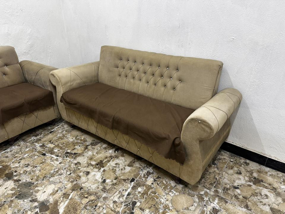 السلام عليكم تخم للبيع نضيف كلش وكعدته حلوه ممستخدم قليل كلش سعره 130 الف وبي مجال ***********واتساب
