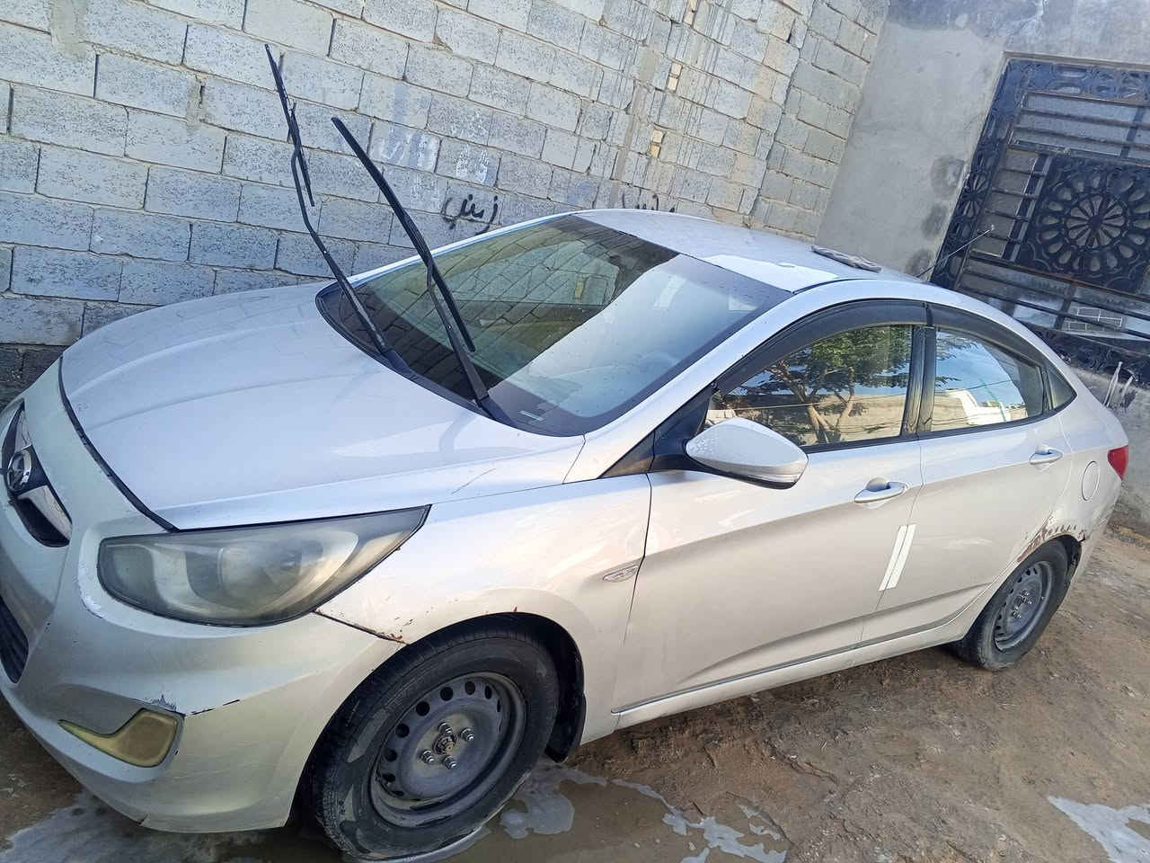 السلام عليكم اكسنت خليجي 2012 محرك 1600 
تبريد تدفئه السياره جاهزه شاشه كامره خلفيه حساسات 79 وبيه حك الجيه ***********
