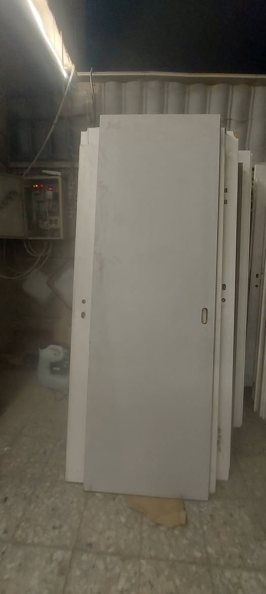 السلام عليكم عندي بيبان العدد ٤٥ باب اذا واحد ياخذهن شلع اساهله بيهن ***********
