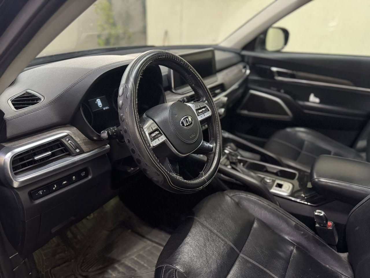 السلام عليكم تلورايد للبيع  ٢٠٢٠ EX رقم بغداد *********** صور الحادث مرفقة 19,500.  $
