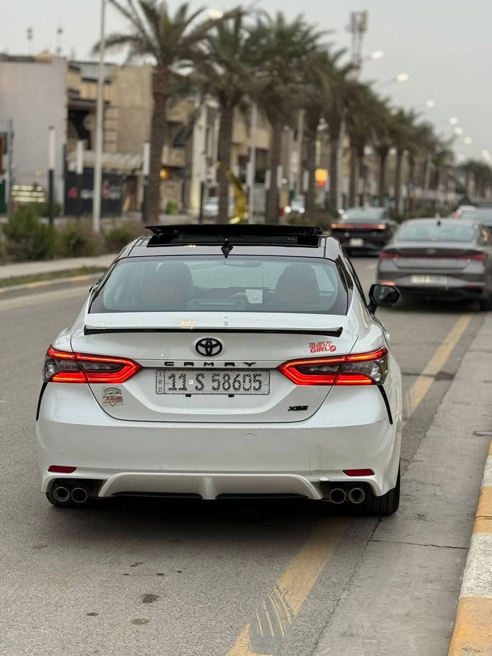 سلام عليكم للبيع كامري xse
وارد امريكي حادث جاملغ وبنيد فقط 

 اعلى مواصفات موديل 

بانورما 

داخل احمر 

تو كلر بلادي 

ماشيه ٢٠ الف 

سياره جديده ومناقصها اي شي 

مكانها بغداد 

رقم صاحب سياره ***********
