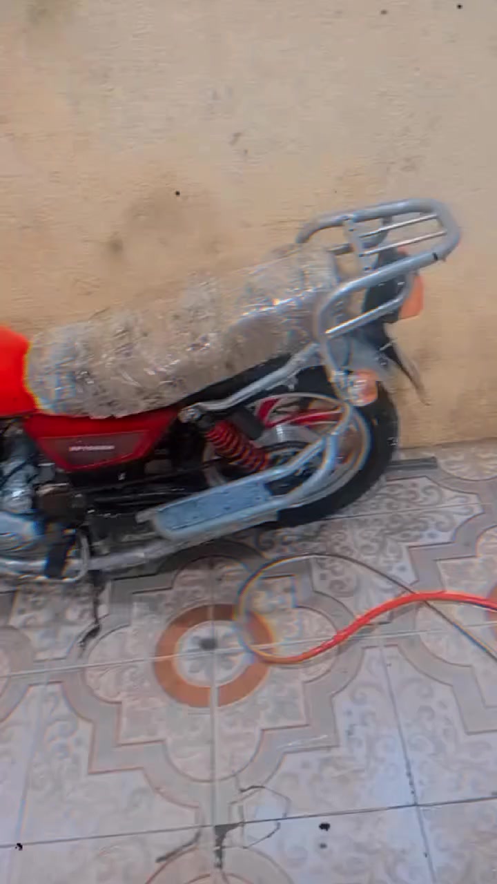 دراجة جوندة رقم وسنوية بدون راعي.  دراجة معمرة جديد  ما بيهة اي نقص كاملة شغل وطلع خيرمن اللة ب٣٥٠  مكاني كوت  زين القوس ***********
