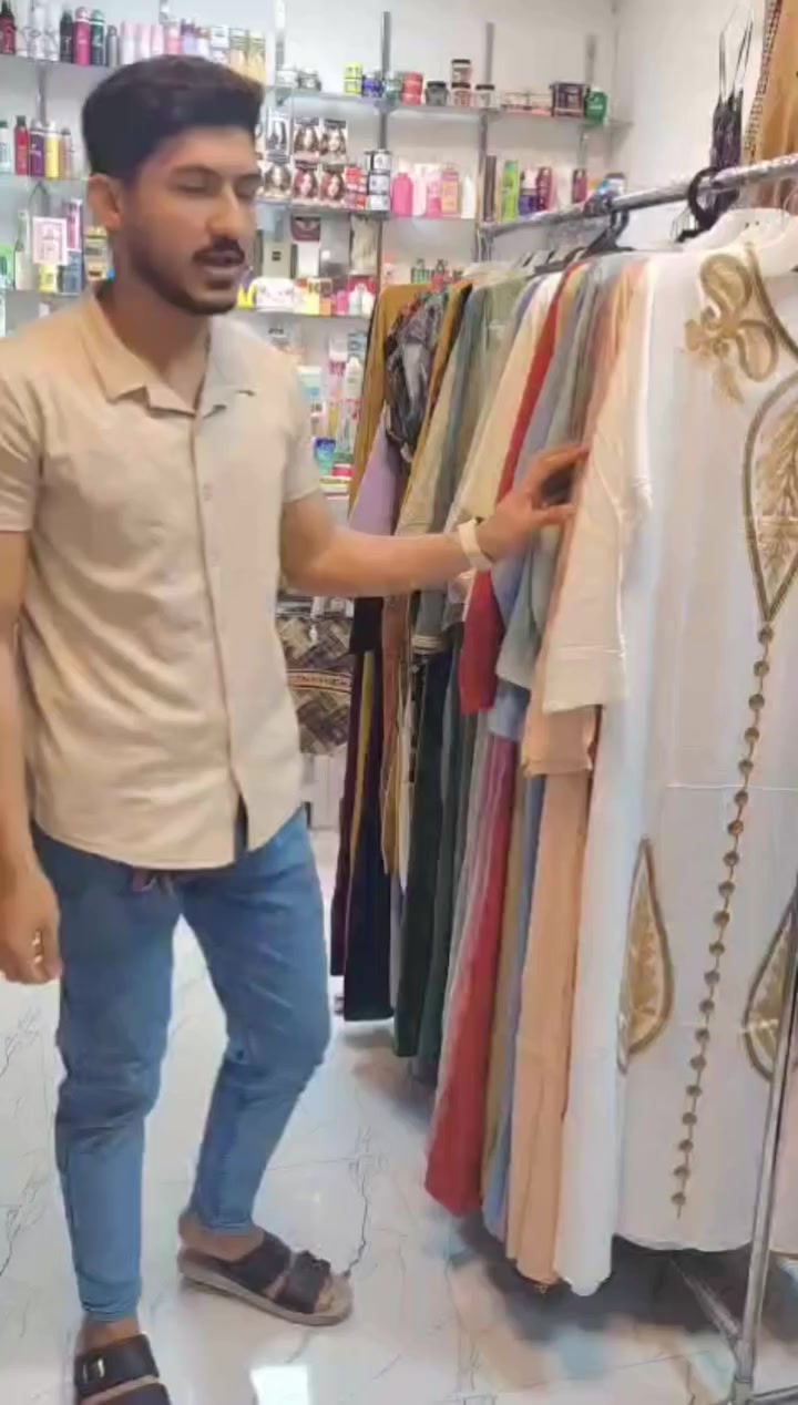 دشداشة القماش البارد زبائنه الكرام.
❤‍🔥❤‍🔥❤‍🔥❤‍🔥🔥🔥💜
قياسات: 3XL. 4XL. 5XL. 6XL. 

العنوان: الوجيهية - شارع الاطباء - مجاور علاء ريماس .
الواتساب:***********
