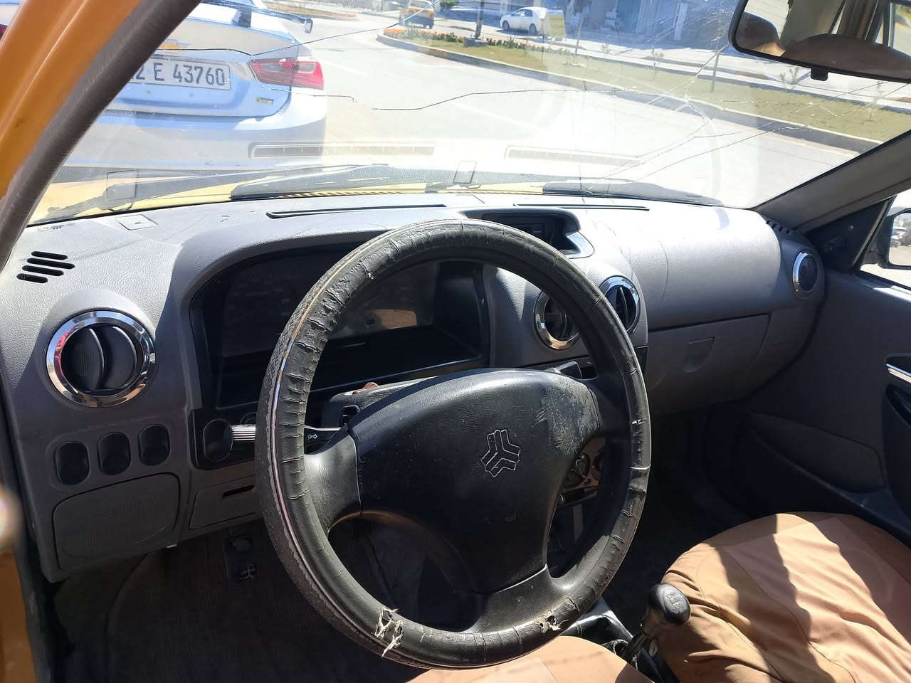 السلام عليكم سايبا 2012 سياره حلوه كير مكينه تايرات شاصي واحد معمر تبريد تدفئه شغلات 
السعر 30 عليه غرامات اربع ورقات ينكطع من سعرها المكان بغداد الحريه للاستسفار ***********
