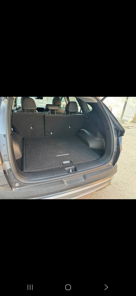 HYUNDAI TUCSON HYBRID 2025
📍السيارة موجودة في البصره للتواصل ***********

هيونداي توسان هايبرد 2025
المسافة المقطوعه 15000
اللون . رصاصي   
محرك. 1600cc هايبرد 
الموديل 2025

                  ======= الاضافات👇👇 ======

فتحه بانوراما  
شاشة كبيره نفكيشن 
بصمة تشغيل 
بصمة أبواب 
رادار امامي
 مانع تصادم
تحديد مسرب .
نقطة عمياء .
كاميرا خلفيه
كاميرا عداد 5 
كاميرا 360
كراسي جلد .
كراسي كهرباء عداد 2
طارة مدفية .
كراسي مدفية + مبرد 
مثبت سرعة
تحكم ستيرنج
نظام قيادة ذاتية 
تشغيل عن بعد سياره 
شاحن وايرلس
هاند بريك كهربائي
حساسات خلفيه + اماميه 
دفع رباعي 4X4 
باب خلفي كهرباء 
اضويه اماميه زنون LED
كشافات ضبابي LED 
اضويه خلفيه LED
نظام GPS+ خرائط 
ويل 19
3 انظمة قياده Sport /ECO / Normal
كندشن مركزي امامي + خلفي 
تحريك السياره عن طريق بصمه 
بلوتوث 
مدخل AUX + USB

🚗🚗حادث السيارة كما موضح في الصور 🚗🚗. 
*********** 
حادثه جدا خفيف  السعر 225
