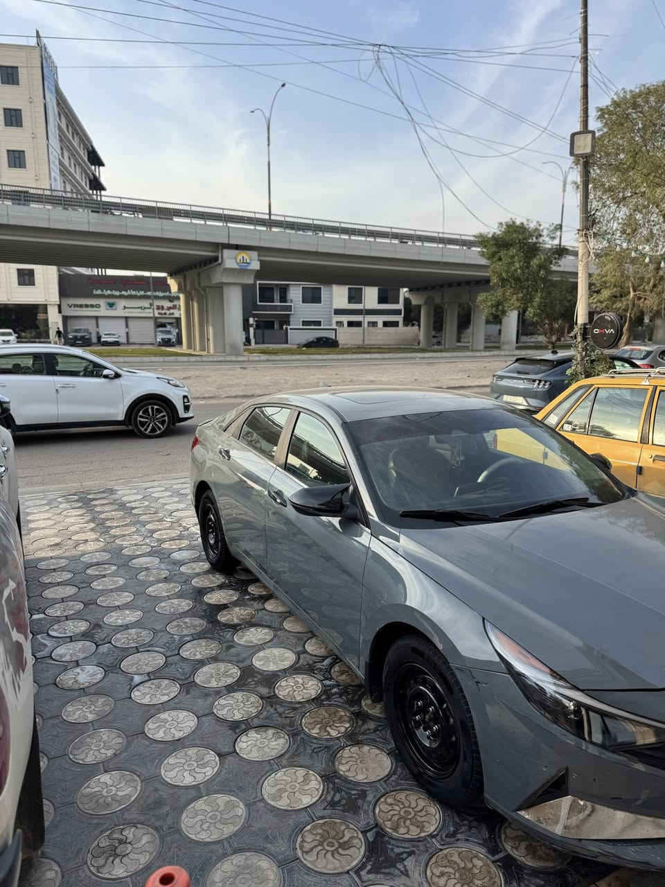 مستعجل على بيعتها متوازي ومحتاج فلوس 

النترا ٢٢ هايبرد فول مواصفات 
ماعدة كشن مو كهرباء ومو تبريد 
بس تدفئة 
ماشية ٩٠ الف كيلو مو مايل 
حادثها بامريكا قطعة وحدة 
بالعراق صار بيها باب الصدر 
وجاملغات خلفية ثنين من امريكا 
السعر ١٢٥ 
***********
