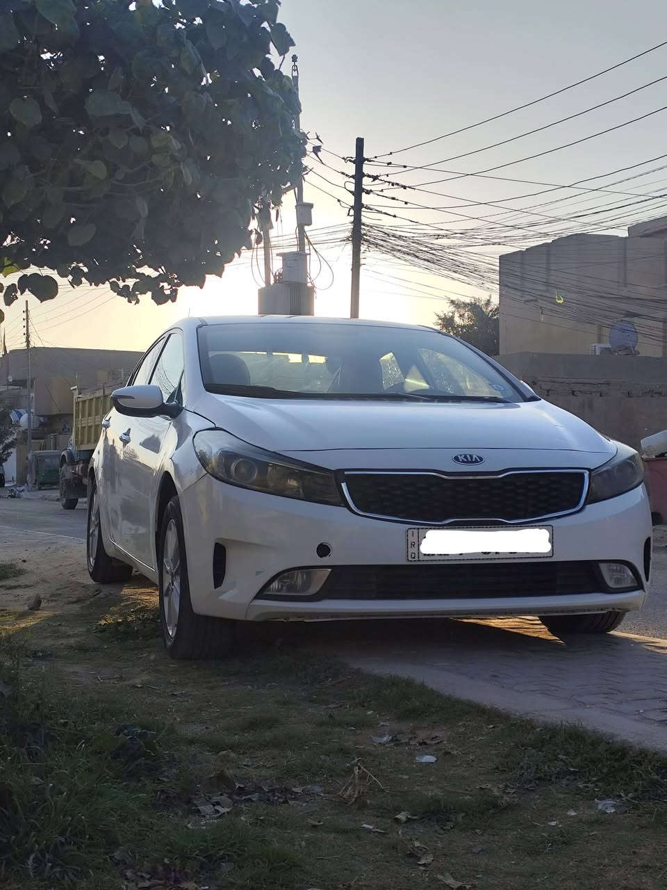 سيراتو موديل 17 رقم بغداد انكليزي بسمي سونار موجود بل صور مواصفات خليجي معروفه مكان كربلاء الرقم ***********
