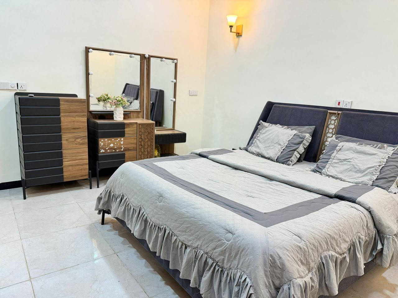 متوفر الان حجز 🧊🌴 
منتجع دي نور  للإيجار اليومي 🏡🌳

✔️ أجواء هادئة ومناسبة للعوائل والشباب

✔️ مساحة واسعة وخدمات متوفرة

✔️ مثالية للراحة والونسة

📌 للحجز والاستفسار يرجى الاتصال أو المراسلة على واتساب: 
 📞*********** 
 موثق في تطبيق اجرلي لسياحة المزارع في العراق 🇮🇶
