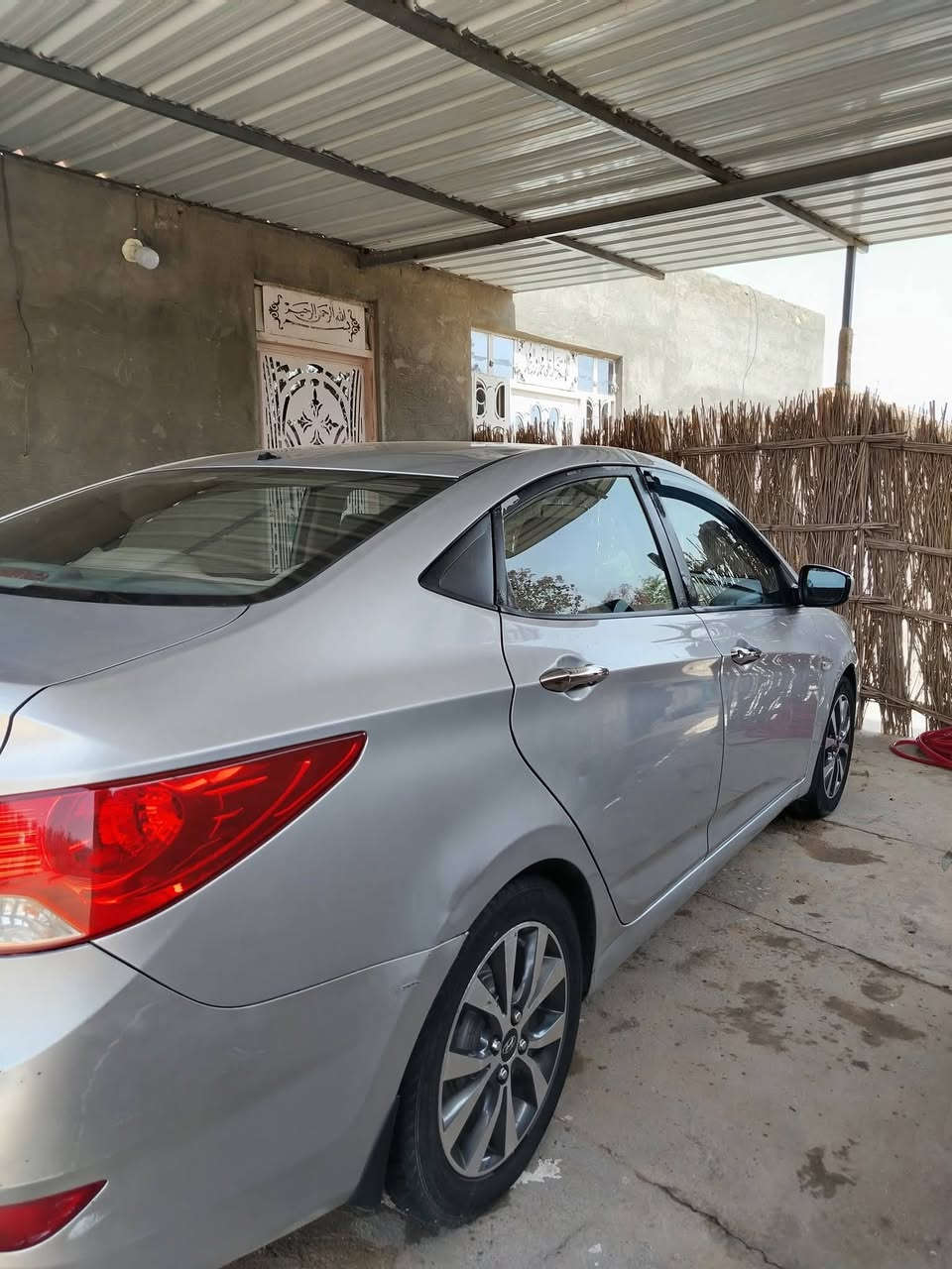 السلام عليكم
اكسنت ٢٠١٣ 
تبريد 
حدادية 
تخم تاير 
رقم دولي بإسمي مدار ثاني يوم 
بيها جاملغ وخشم بنيد مبين بلصورة
غيرها كفالة عامة
جام جوبي 

***********

السعر ٩٠ وبيها مجال قليل حك الجية 
مكاني نجف
