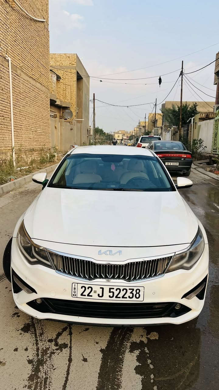 للبيع كيا اوبتما موديل 20 خليجي محرك 2400 
ماشية 105 بيها بارد جاملغ خلفي يم قبق البانزين
مكاني الكوت 
***********
السعر 185 وبيها مجال
