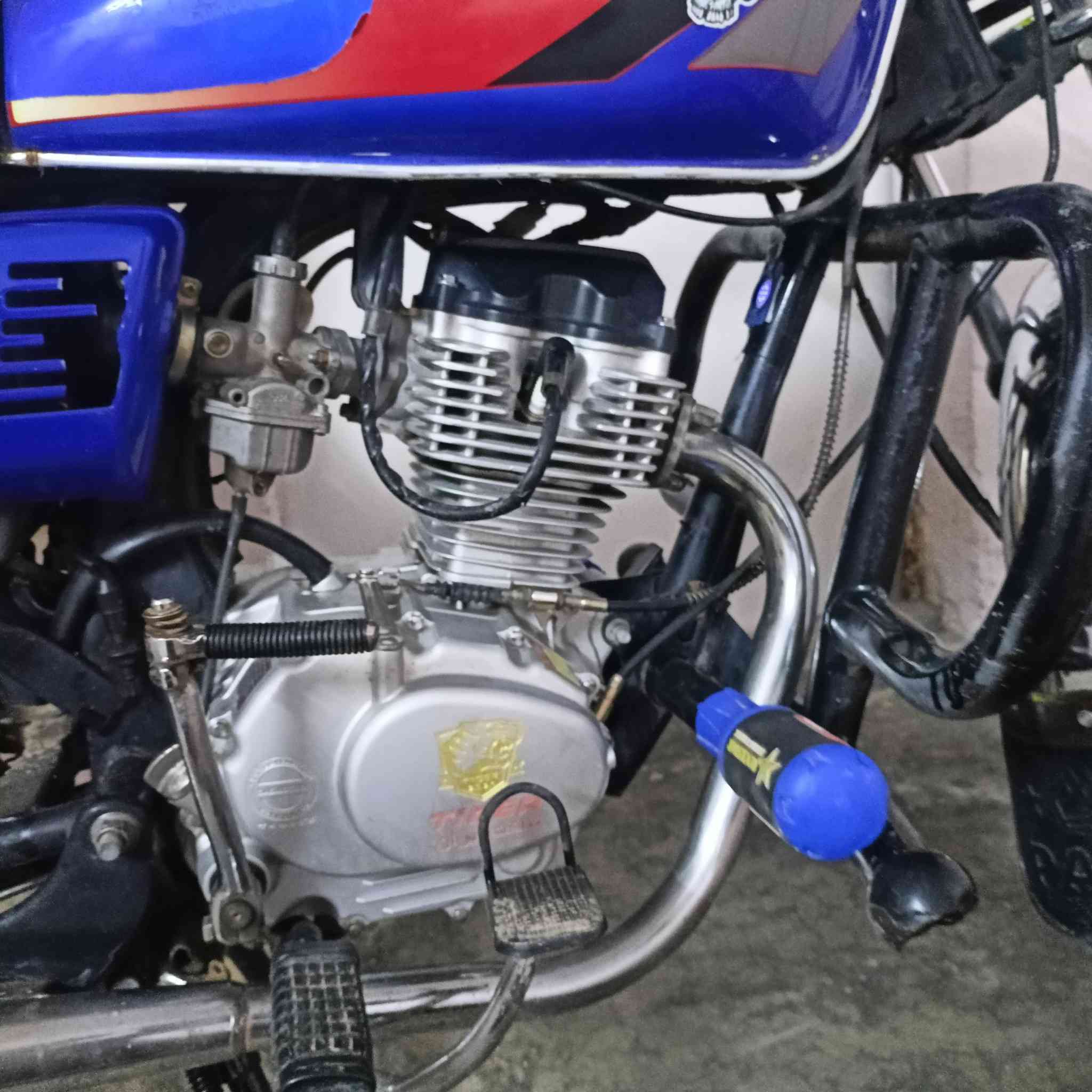 سلام عليكم موطور للبيع تايكر2020 محرك دمعه كهربائيات كلها شغاله السعر 450مكاني جنوب الموصل القياره رقمي*********** ملاحظه التانكي مو لوه
