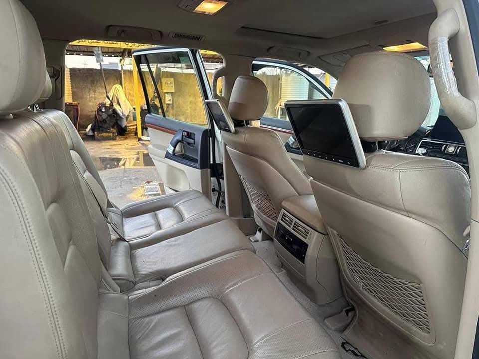 السلام عليكم
لاندكروز موديل 2012 للبيع
السياره نظيفه وكير ومحرك كفاله
بيه رش صبغ  مسافه صغيره بالجاملغ عكس السائق موضح بالصوره
تخم تاير Dunlop وبطاريه جديده
سنويه ولوحات جديده
رقم بغداد
السياره باسمي
للاستفسار الاتصال ع الرقم
***********
