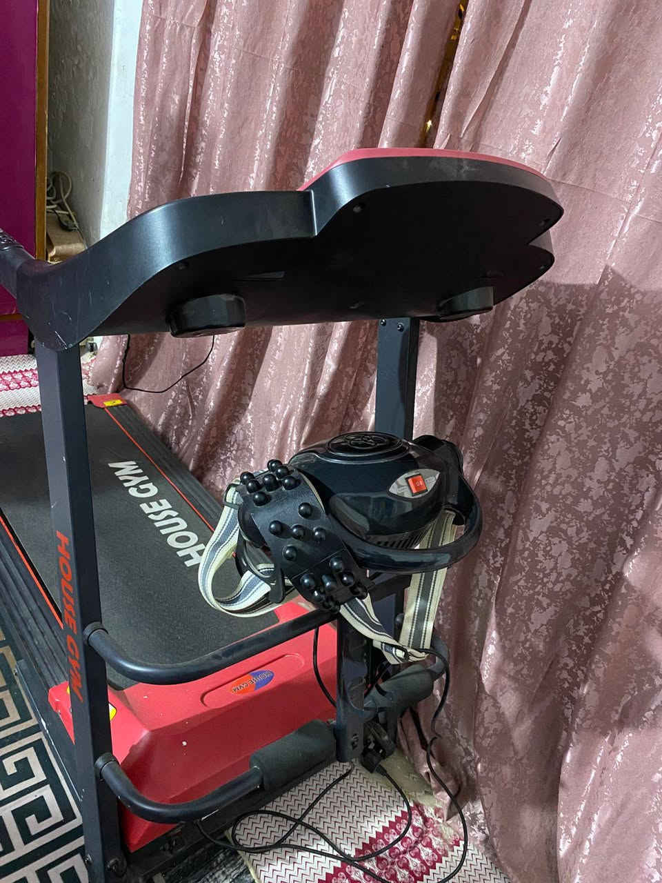 جهاز جري من شركه HOUSE GYM اخو الجديد نظيف وزن، 120 
 ب 400وبيه مجال شراي يتفضل خاص عنوان تقيه الثالثه


**إذا كنت صاحب هذا الإعلان وتريد حذفه لأي سبب، رجاءا أرسل رسالة إلى الدعم الفني**
