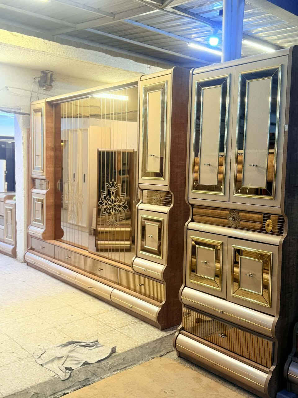 ✨ غرفة تركي  اصلي صبغ حراري  11 قطعة ✨
نظام سلايت وابواب بروفايل فاخر
سرير مخزن جك 
 ضهر بلوك
 جام برونزي 
 قماش وتر بروف أصلي
 سرير مخزن جك 
✨ نظافة 90/💯
 السعر  / خاص 
شد ونقل مجاني داخل بغداد
توصيل للمحافظات بأسعار رمزية


**إذا كنت صاحب هذا الإعلان وتريد حذفه لأي سبب، رجاءا أرسل رسالة إلى الدعم الفني**