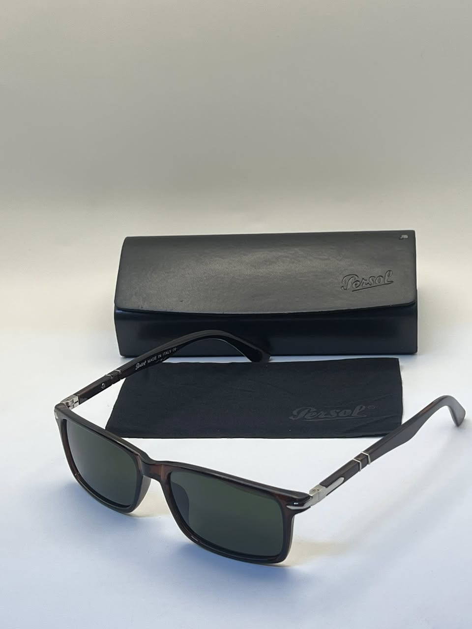 عشاق النضارات المختلفه
مراسلتي في الصفحة


**إذا كنت صاحب هذا الإعلان وتريد حذفه لأي سبب، رجاءا أرسل رسالة إلى الدعم الفني**