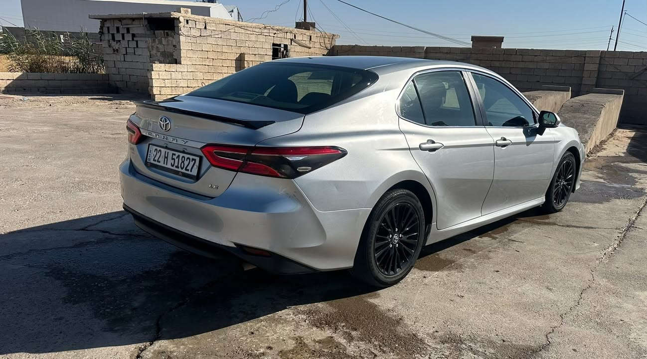 كامري 2018 LE بصمة … 
السياره بدون صبغ بيها شبر بالهلال الخلفي مأشر بالصور وبيها بارد ثلاث مكانات بالبوب مال سايق و خلف السايق
محرك گير شرط تبريد ثلج سنويه جديده تحويل مباشر 
مكان السياره الحويجه-الحلوات
السعر ١٦٣ وبيها مجال قليل
***********
ملاحظه بيع نقد فقط …..
