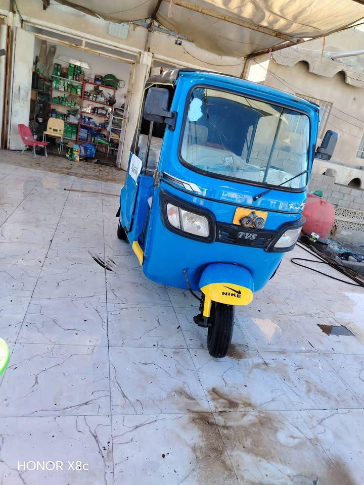 سلام عليكم تكتك تيفيس موديل2022رقم بصره ***********سعر6800وبيها مجال المكينه ملفته تجفيت شركه بس خرسه وبسم912يًًكامله
