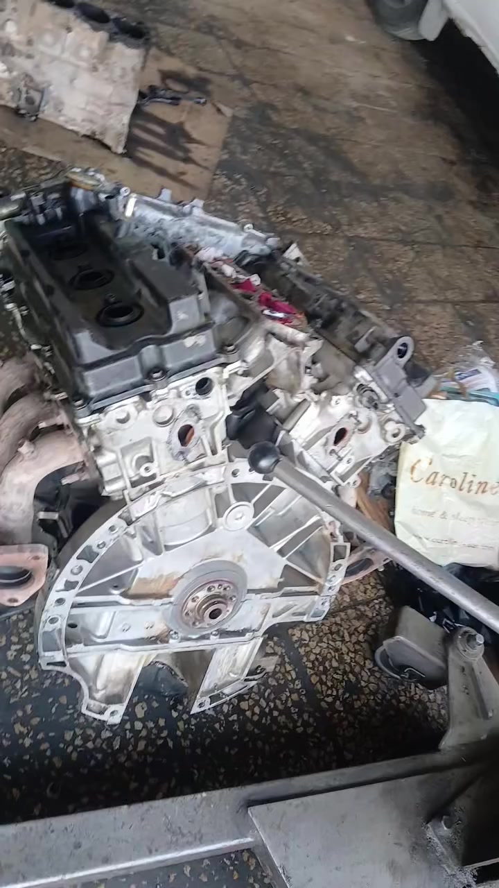 محرك جديد لاتنقيص ولا تبخير شرط فقط اول ماتشغل يطلع صوت بسبب تغير دهن مغاير السعر ورقتين فقط ***********
