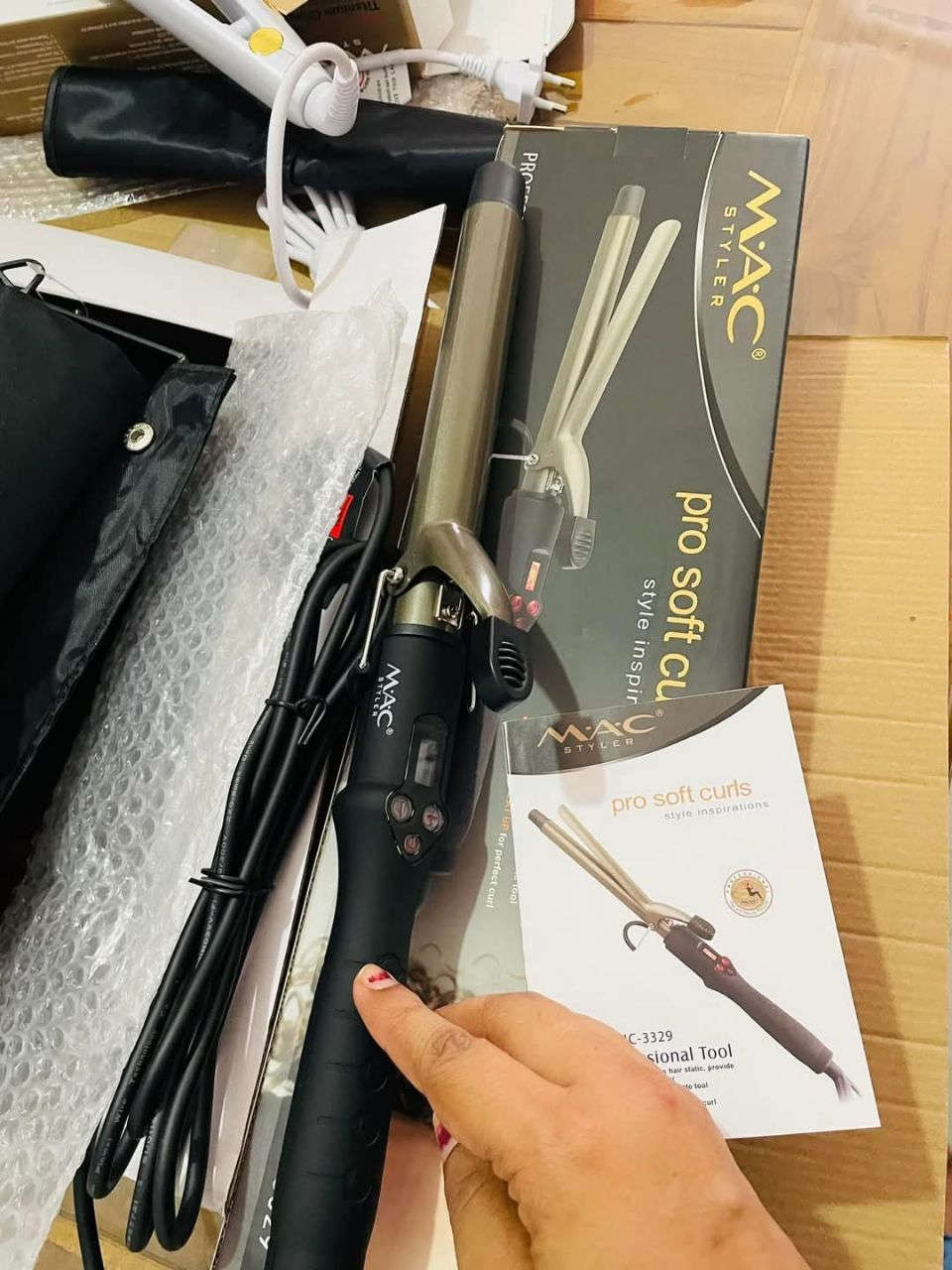 ادمن وافق حباب 💔🥺
بنات بنات لحكني ولجن  عندي  هاي الاجهازه  طلعلي بالبضاعه وضلن. جديده مو باله. وكله اصلي ويا باكورد 
. وعندي بعد اجهزه هوايه.  
 حبابات صعدن منشوري الله يرزقجن  . الي تريد تراسلني خاص. موجود توصيل لجميع المحافظات


**إذا كنت صاحب هذا الإعلان وتريد حذفه لأي سبب، رجاءا أرسل رسالة إلى الدعم الفني**