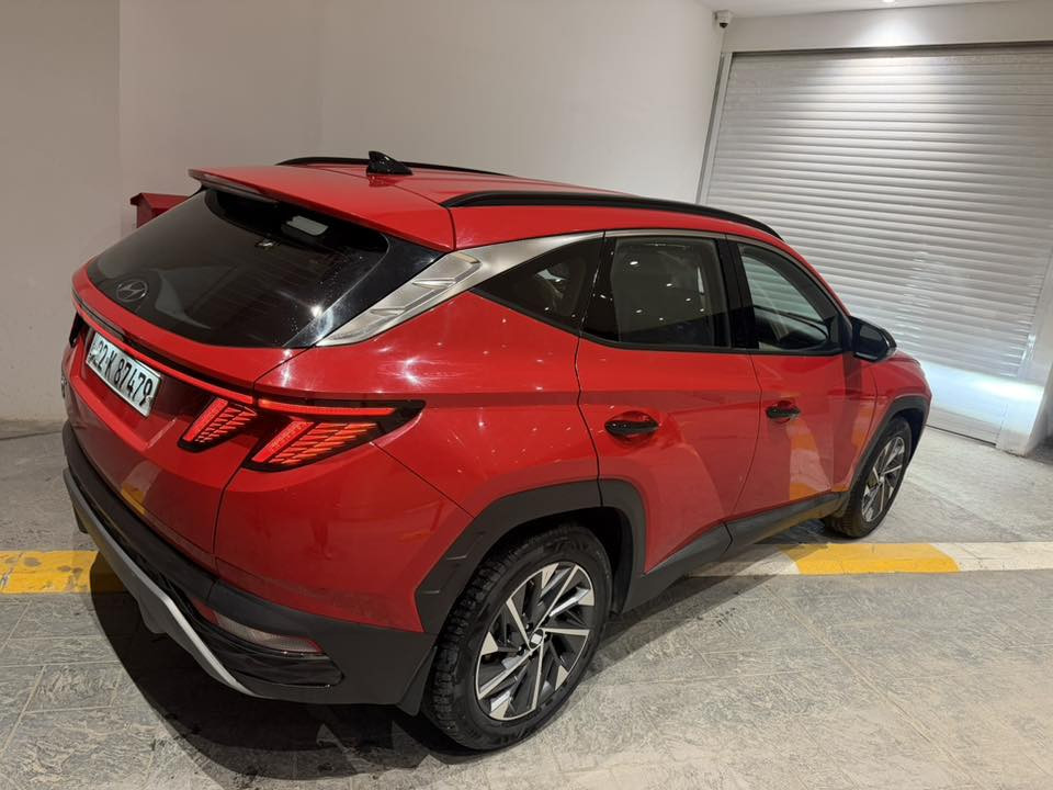 السلام عليكم توسان للبيع وارد خليجي مكفولة كفالة عامة مديل 2024 لون حلو سياره كلش  ماشي 20 الف  مكان بغداد المنصور سعر 213 ورقه وبيه مجال  رقم الهاتف *********** سيد محمد ابو علي
