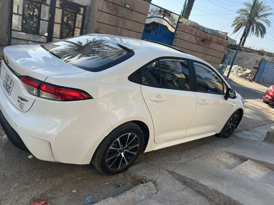 السلام عليكم شباب كورلا هايبرد موديل 24 شكل الامريكي سياره فول مواصفات ما عده الكشن كهربائي والمري مو شفط 

ماشيه 29 الف 

سيارة بيها ملاحضات جدآ بسيطه السونار البارحه سويته والهزه اليوم سويتها

بيها رصعات بل قماره اقل من 5 بس ابدددد ما مبينات اذا مبينات تاخذ السياره بلاش 

البآرحه اشتريتها بس صار عندي ضرف واريد ابيعها 

السعر 146ورقه وبيها مجال خابر وتدلل 

***********
