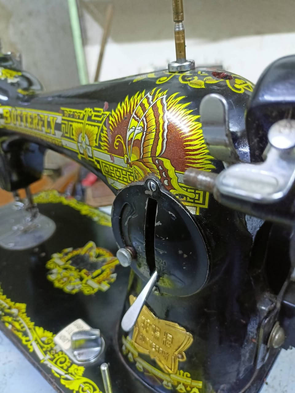 عنوان موصل الايسر حي الانتصار قرب كرم مول 
مكينه فراشه اصليه باب اول مال ثمانينات اسواق مركزية شرط صوت ناعم كلش خياطه درجه اوله 
يوجد خدمة توصيل للجميع محافظات
***********🦋 🦋***********
