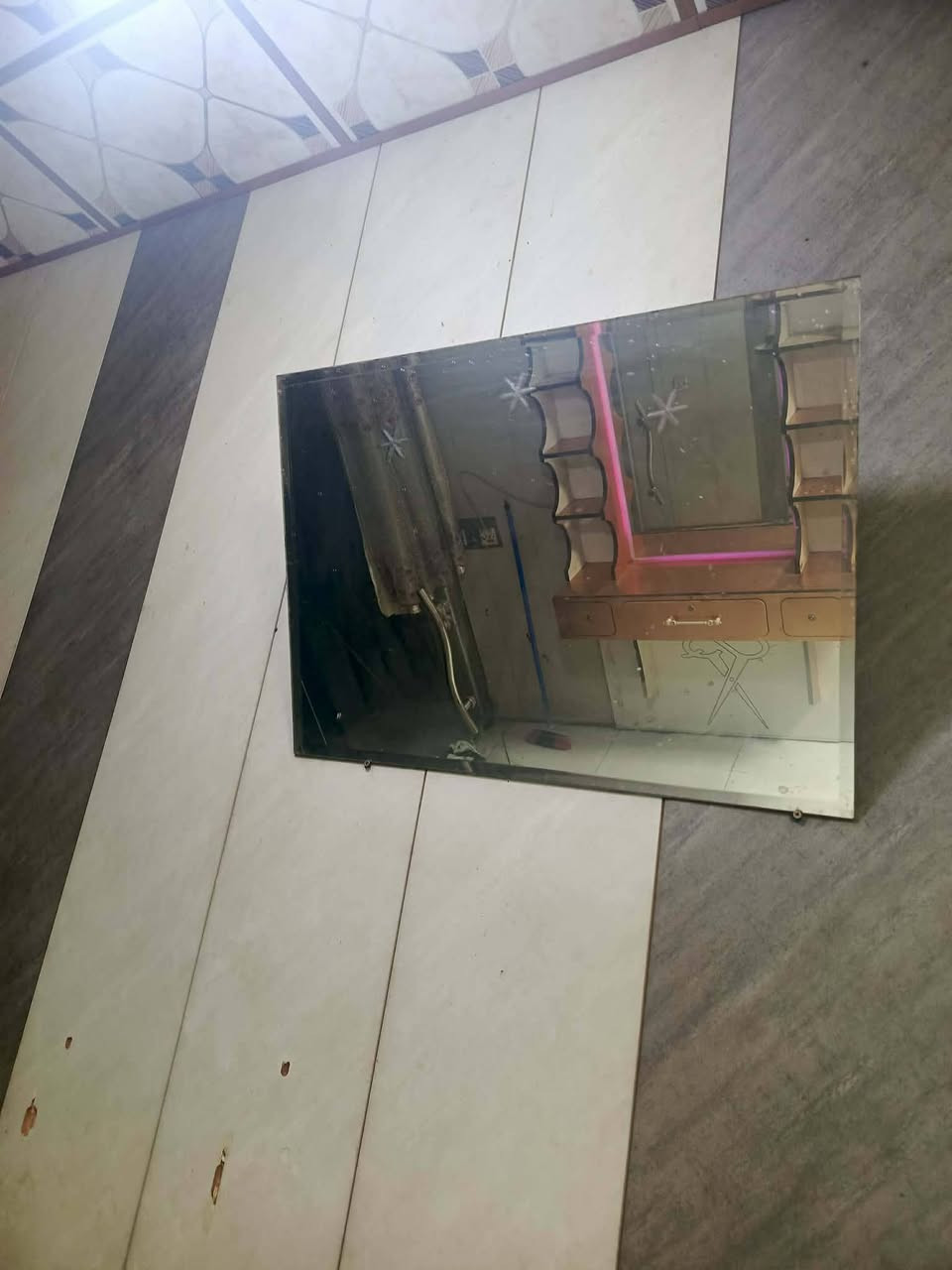 السلام عليكم. 2 ميوزه حلاقة و2 مري خلفيات. السعر 150 للبيع.بغداد قريب على بسمايه.اتصال او واتساب  ***********
