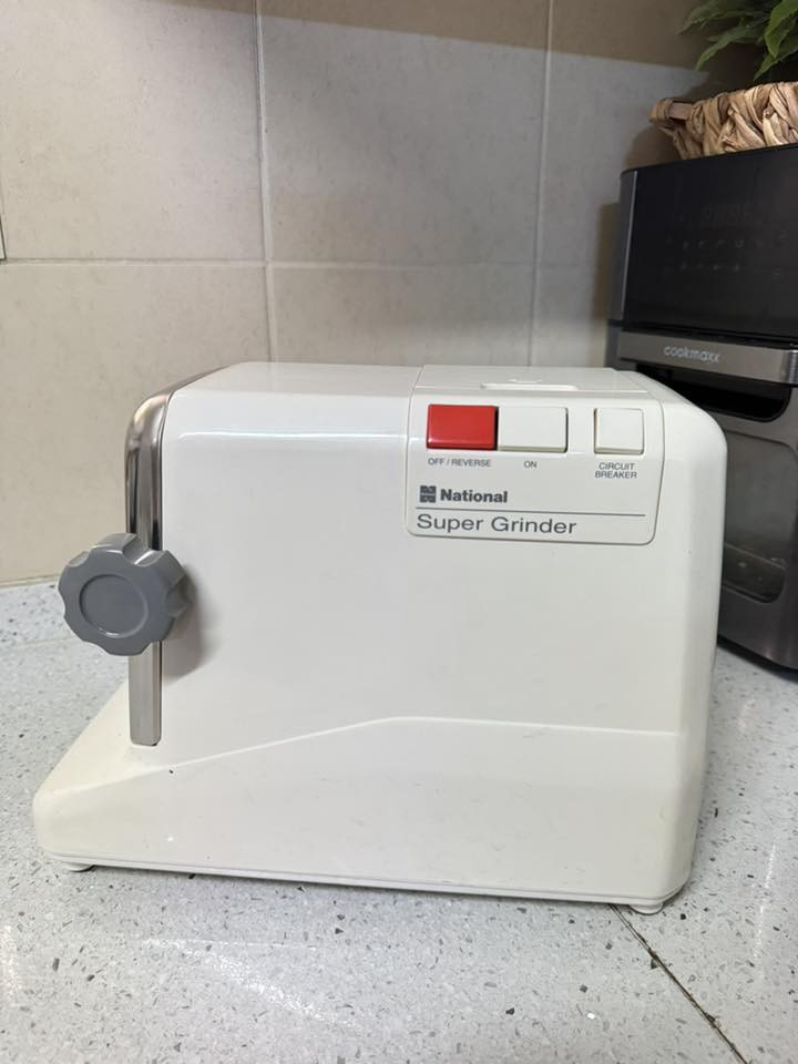 مكينة ثرم لحم G5 للبيع ياباني بالكاروتن غير مستخدم
مكاني بغداد توصيل ما عندي 
للاستفسار ***********
