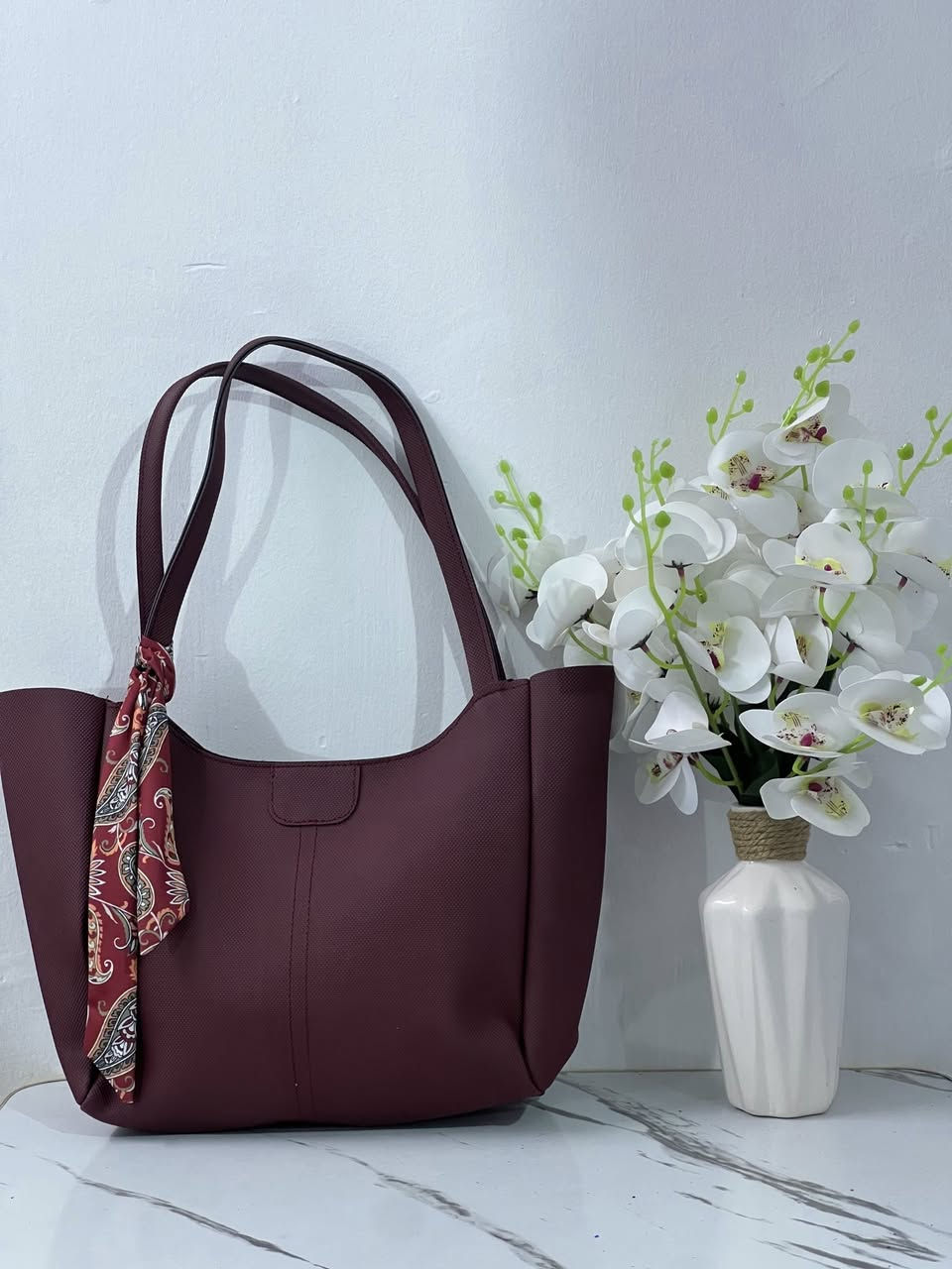 بـ6 الاف دينار بس❤️‍🔥. 
حقائب نسائية حجم كبير + سكارف. 
متوفر بيها 9 الوان ✅
توصيل 3 الاف لكل محافظات العراق🤍.


**إذا كنت صاحب هذا الإعلان وتريد حذفه لأي سبب، رجاءا أرسل رسالة إلى الدعم الفني**