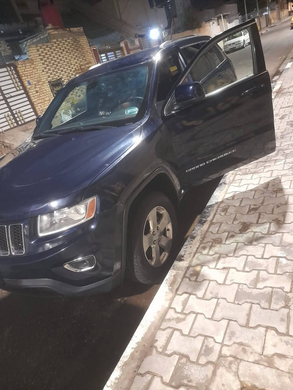 السلام عليكم جيب  ادوات ادوات  كصه جنطه             لاريدو مديل ١٥دخول جديد سياره جديده بمعنه الكلمه مكينه ٣٦٠٠ المرقوبه  تحكم ستيرن جهتين شفتات شاشه جبيره تبريد تدفه بصمه تشغيل بصمه بيبان حداديه تخم تاير مال بيت مامتعوبه  مكان بصره السعر ٨٥ وبيه مجال للطيبين للاستفسار ***********
