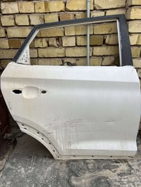 باب خلفي يمين • توسان • البركان