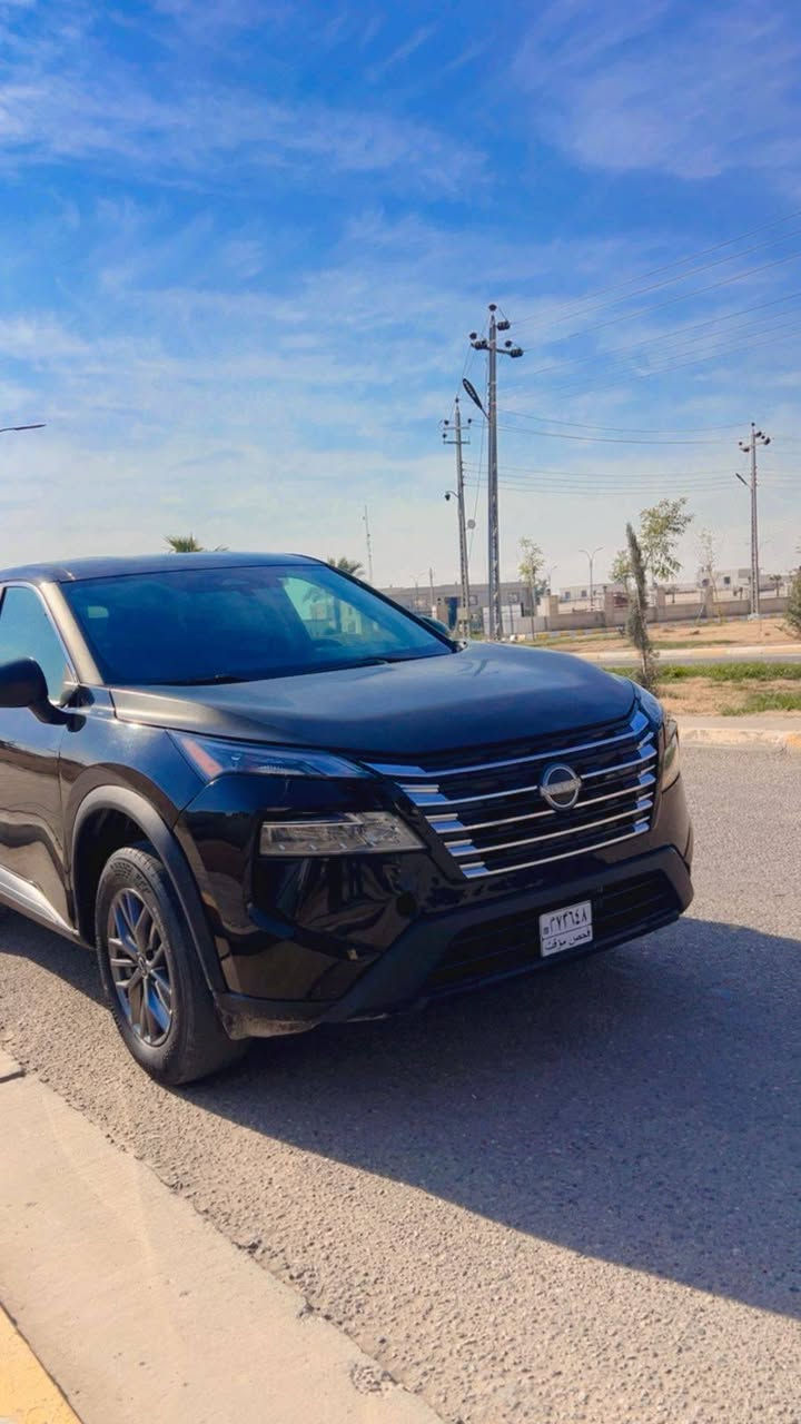 السلام عليكم للبيع نيسان روج  موديل 2024
المواصفات فول ما عدا الفتحه 
رادارات امامي خلفي جانبي
حساس امامي خلفي 
توقف ذاتي 
قياده ذاتيه 
سلايت 
فور ويل 
هندبريك بصمه 
تشغيل بصمه
كفاله كير محرك صدر 
ماشيه 35 ميل
حادثها قطعه وحده بس البنيد 
السعر 195$ وبيها مجال ويرهم اذا مقدمه 100$ والباقي 3$ بل شهر مكان السياره بيجي
الاستفسار 
***********
