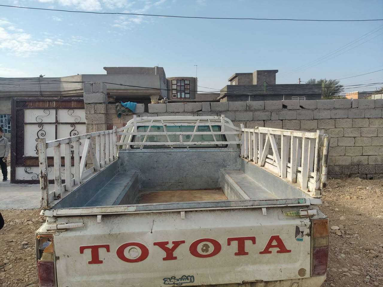 سلام عليكم.  تيوته  بيكم   82    البيع مابيهه اي نقص كير واكسل ومحرك مكفول كفاله عامه تحويل ثاني يوم سعر 28  وبيهه مجال العنوان ديالى بعقوبه تقاطع القدس
***********
