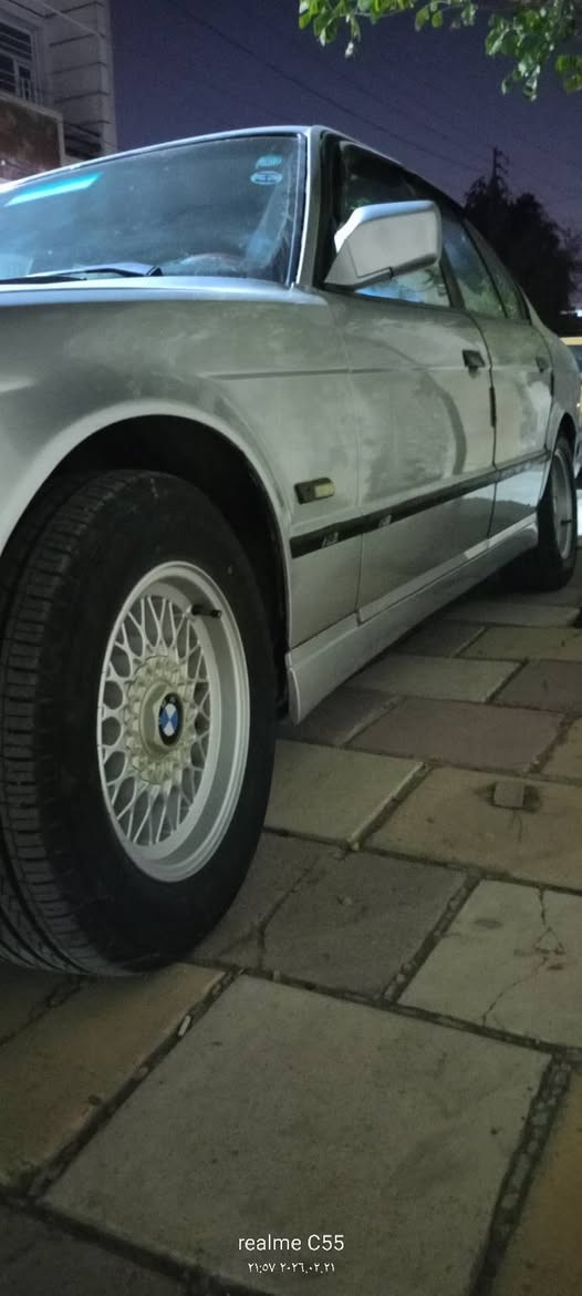 252i محرك 6 سلندر مسكر تك فانوس 
مصبوغة عام بدون حادث عالاغلب
سنوية منتهية وعليها غرامات تنزل من السعر
صاحب الوكالة موجود منك الراعيها
مكينة كير نظيفات وتبريد شغال
خلي السعر اليناسبك وبالعافية عليك 
***********
